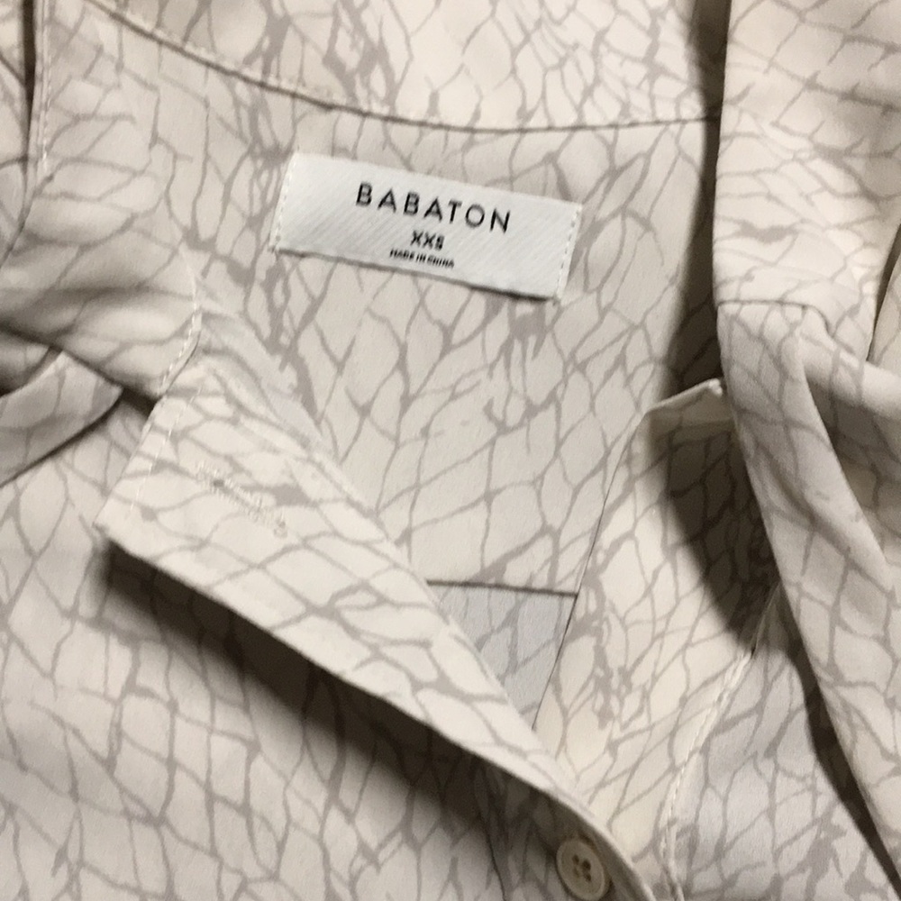 ARITZIA // BABATON Gray Print  Neck Tie Blouse XXS - Picture 2 of 4